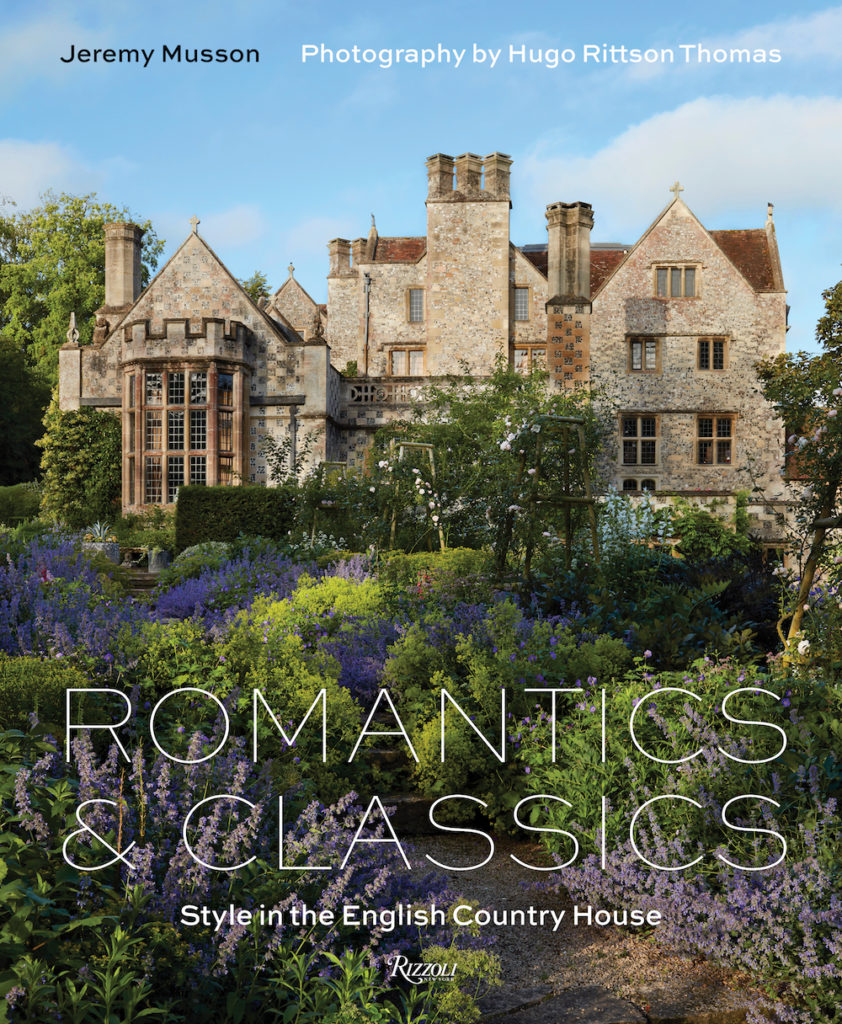 The cover of book Romantics and Classics: Style in the English Country House by Jeremy Musson