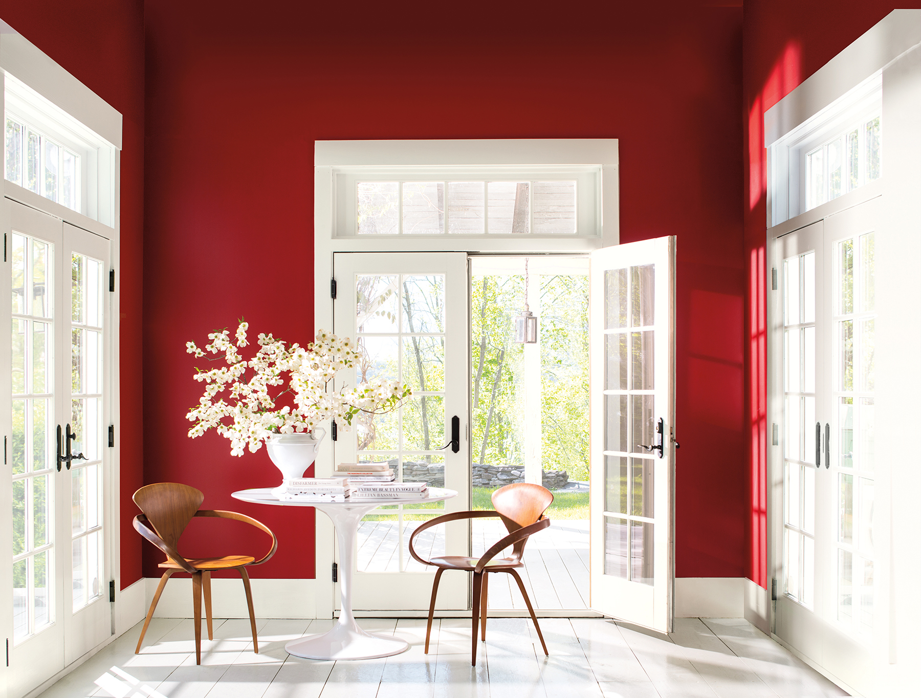 A red wall in Benjamin Moore's Eggshell Caliente AF290