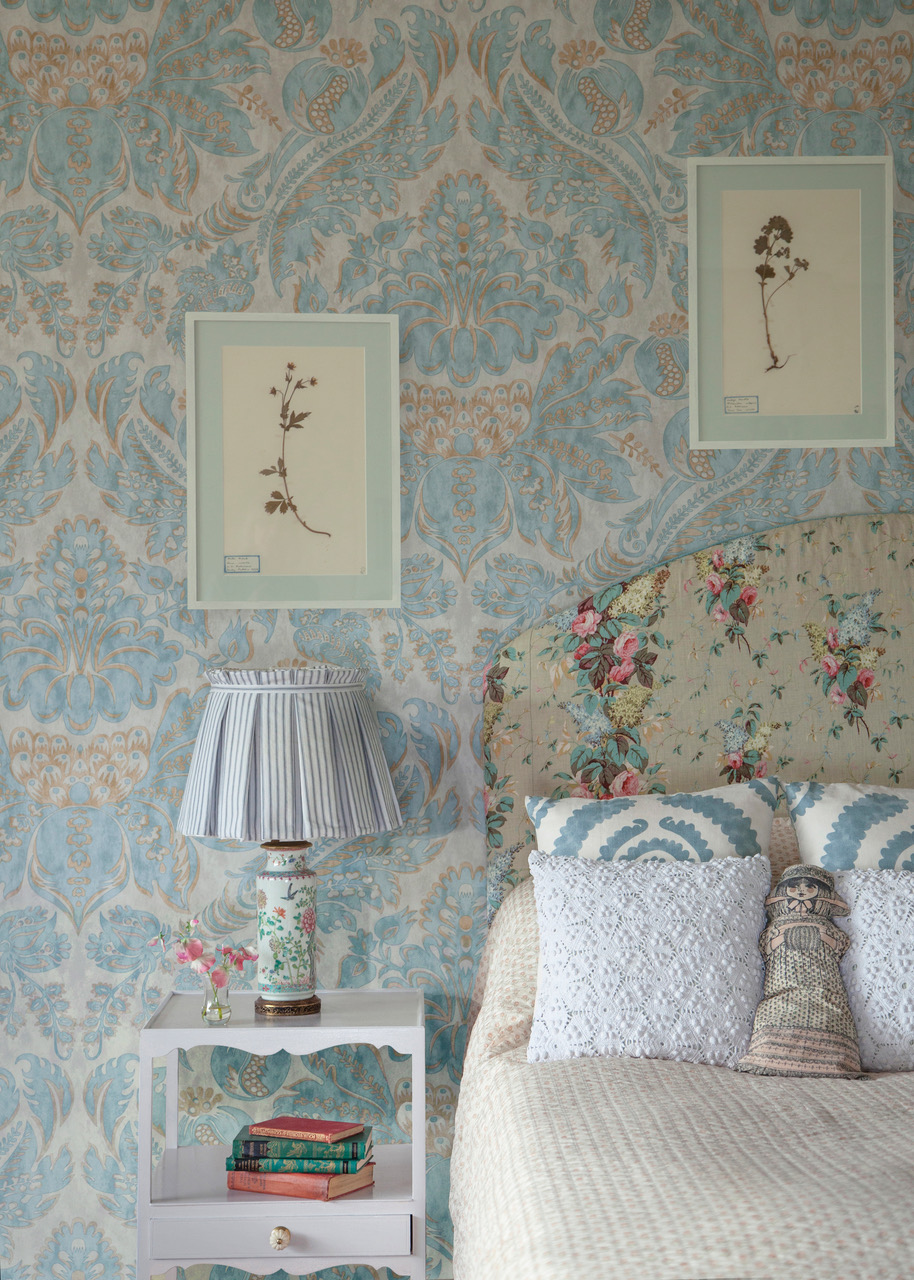 Damaskus wallpaper designed by Totty Lowther