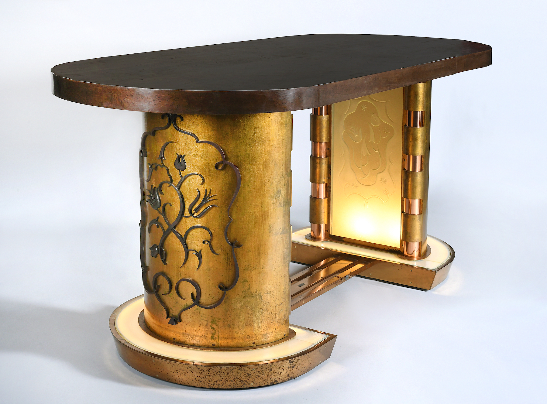 1937 Marcel Bergue 'table lumineuse' – a table with lights in its feet