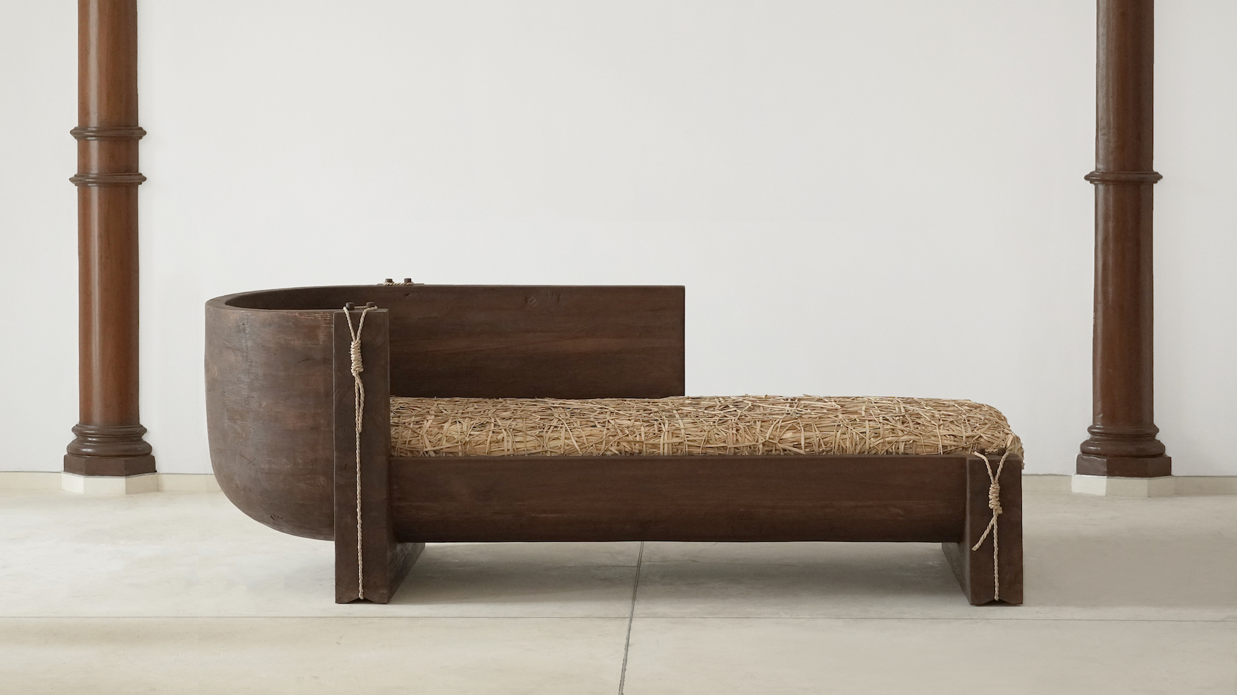 India’s Aequo gallery at PAD Paris in 2023 presented the "Ajanta Daybed" in teak and rice straw by Valériane Lazard
