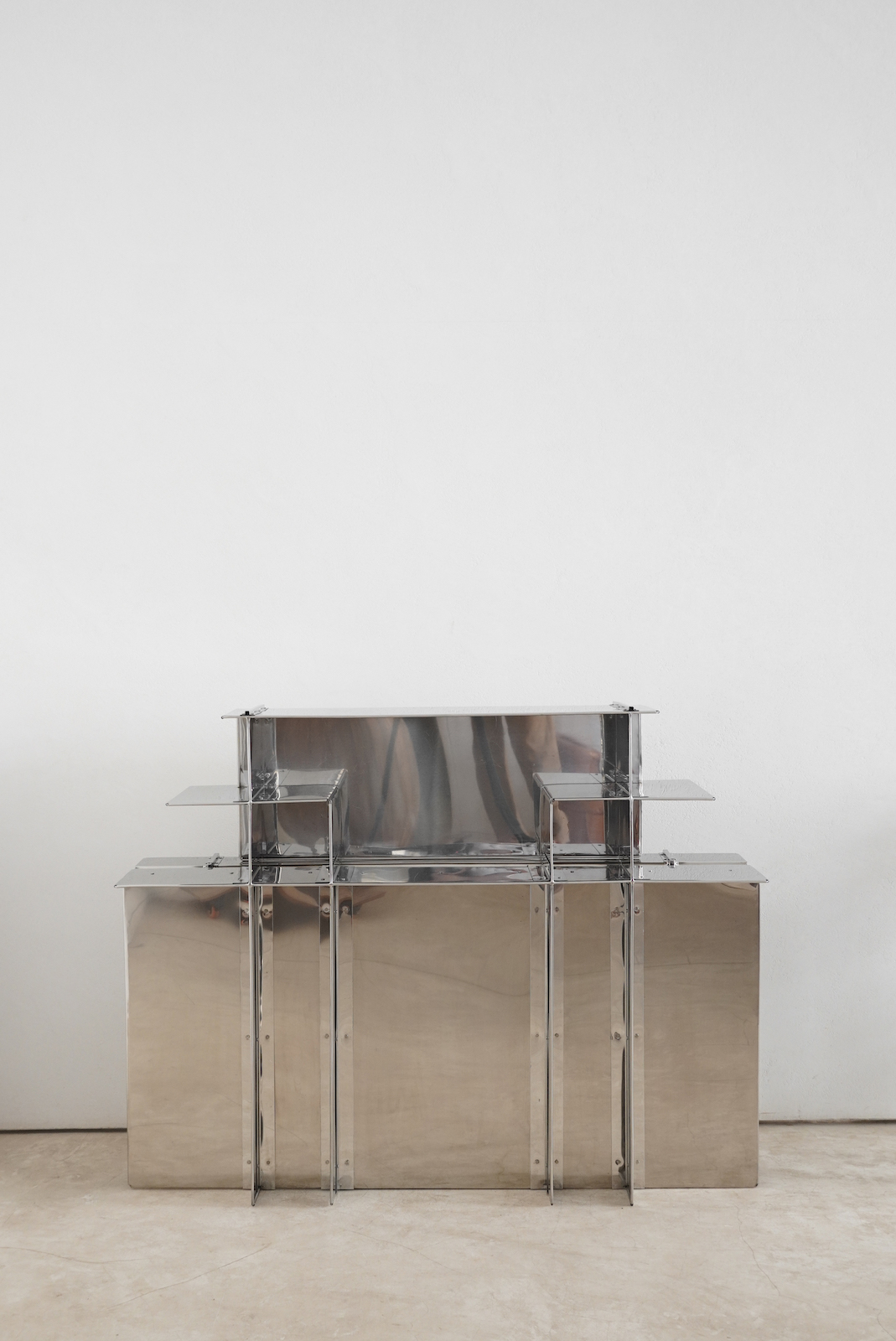 Console by Wendy Andreue at PAD Paris 2023 - Effect Magazine