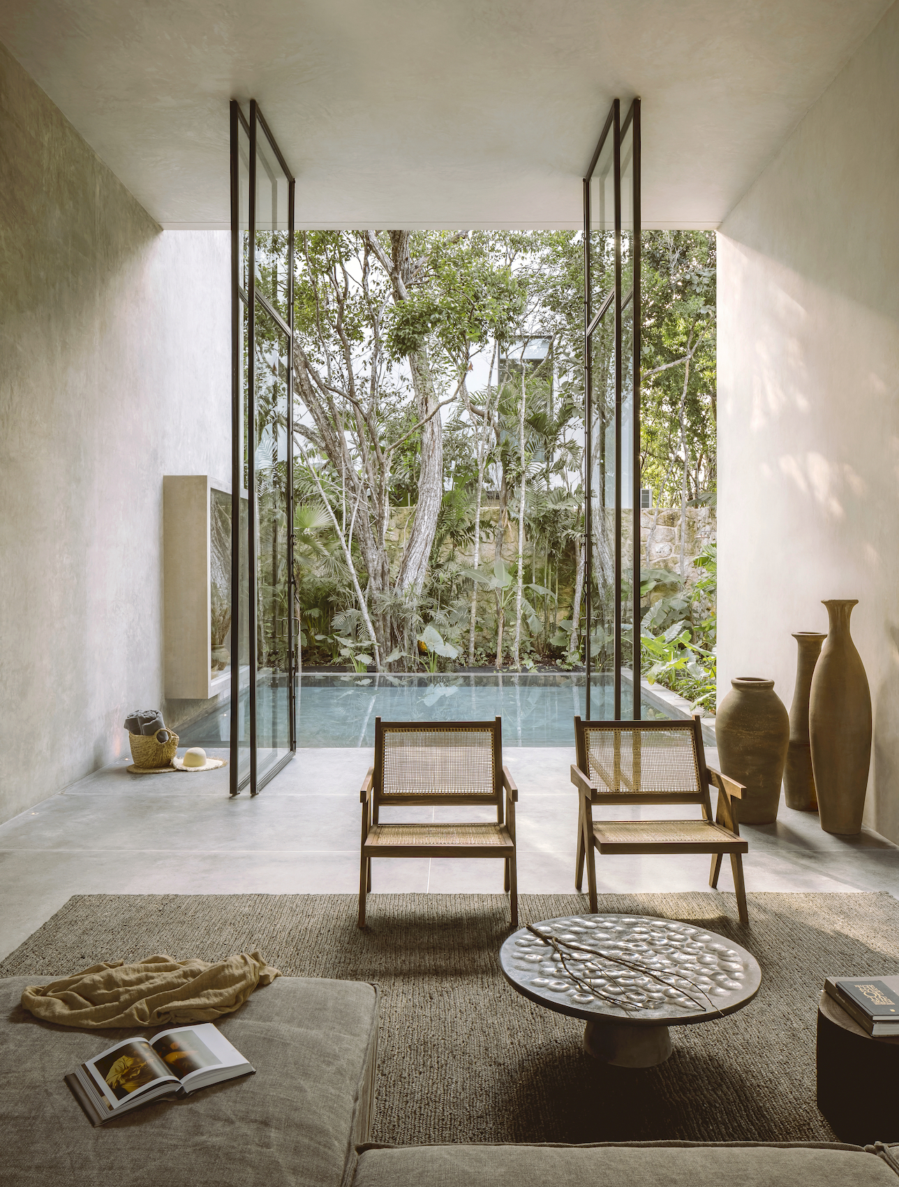 Aviv House in Tulum, Mexico, a Tropical Modernist house from Concrete Jungle by gestalten in Effect Magazine