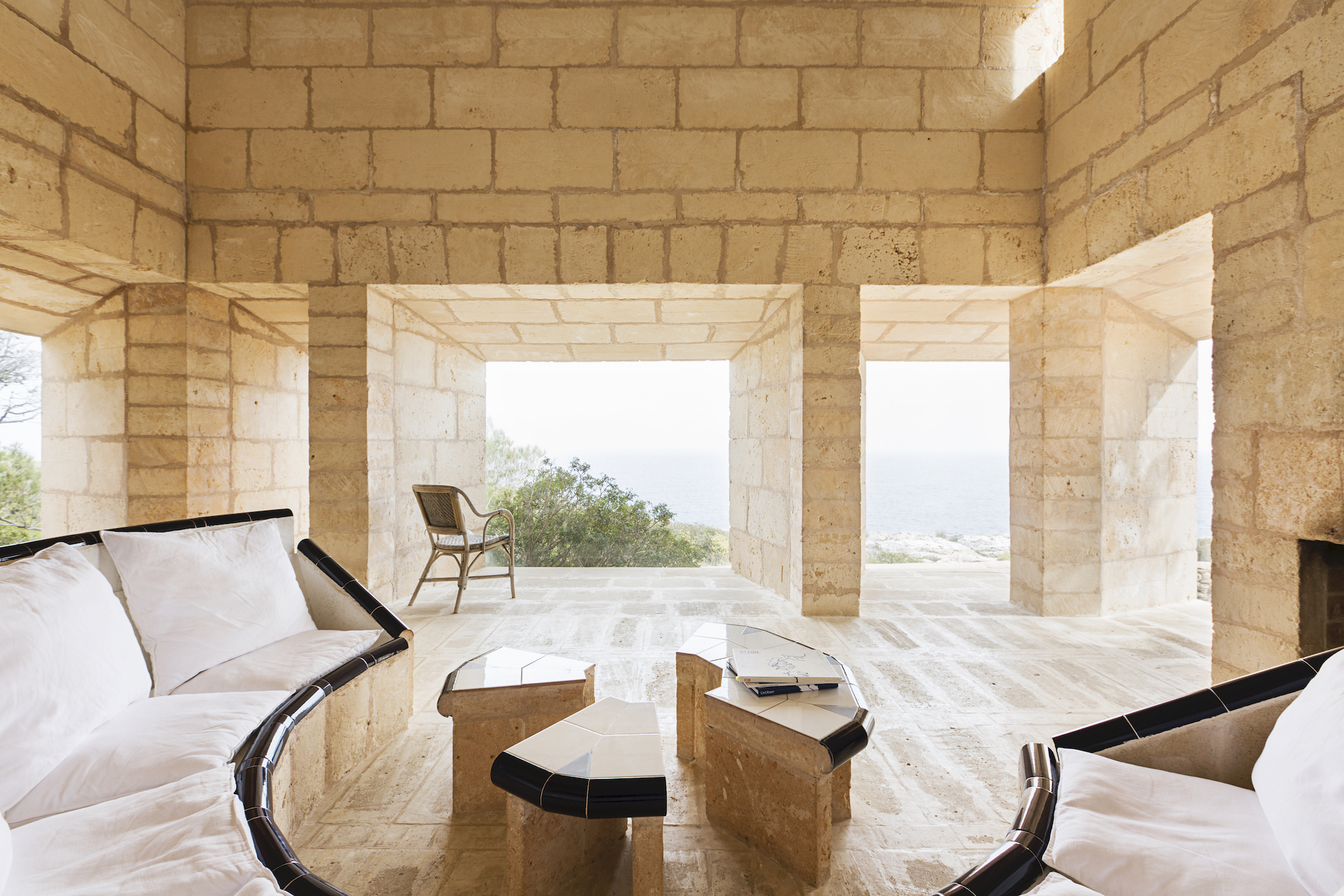 Secluded hideaway Can Lis was designed by Danish modernist architect Jørn Utzon on the southern coast of Mallorca. The deep loggias protect the interior from the strong sun - Effect Magazine