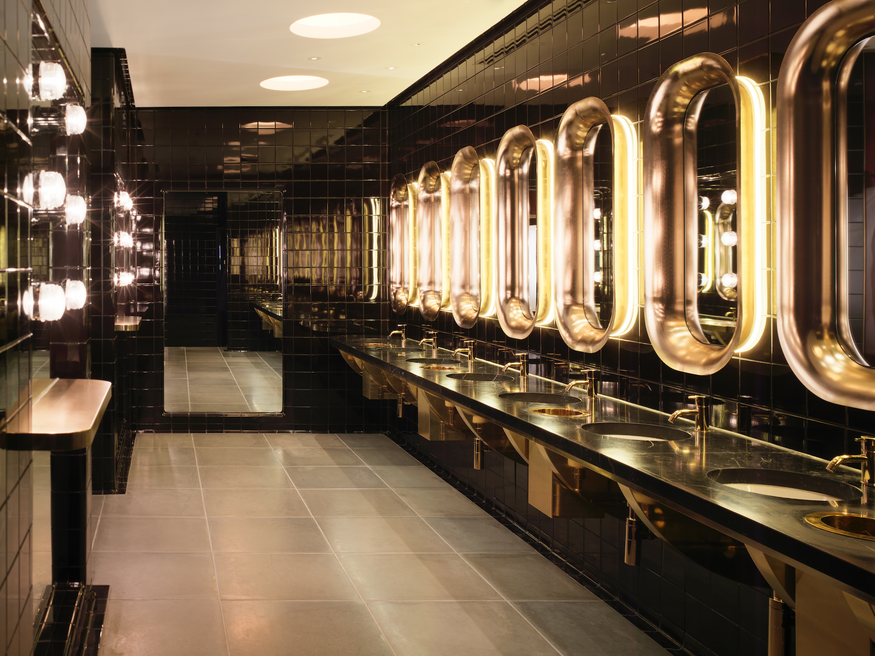 Bathroom at Sea Containers by hotel designer Jacu Strauss in Effect Magazine