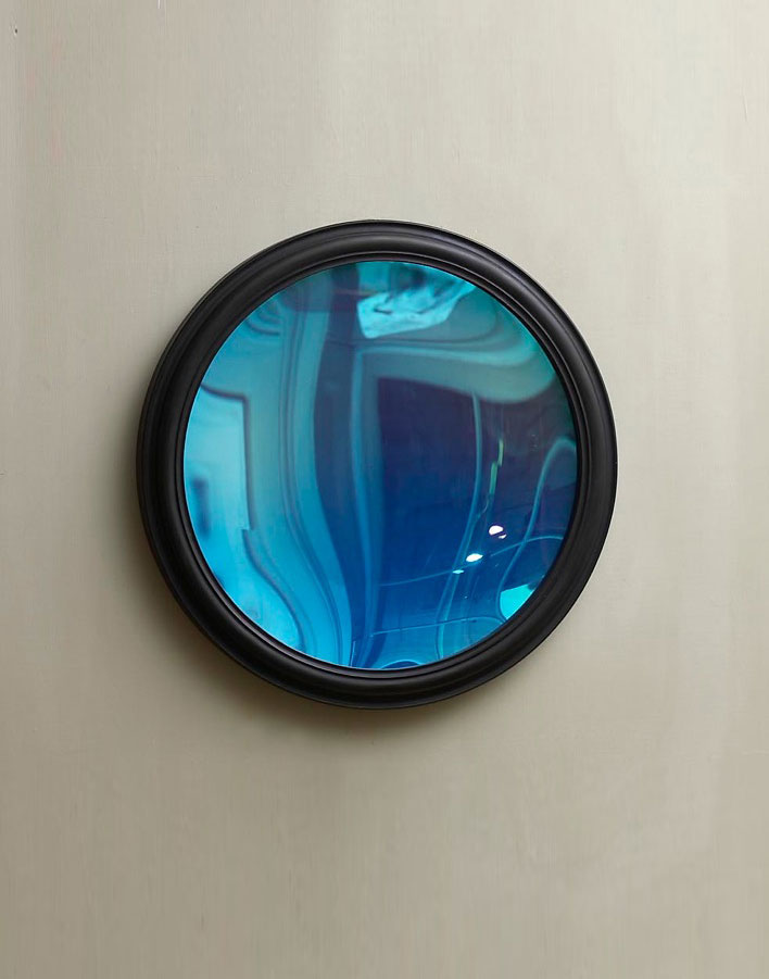 Blue concave mirror by Marianna Kennedy – summer interior design trends in Effect Magazine