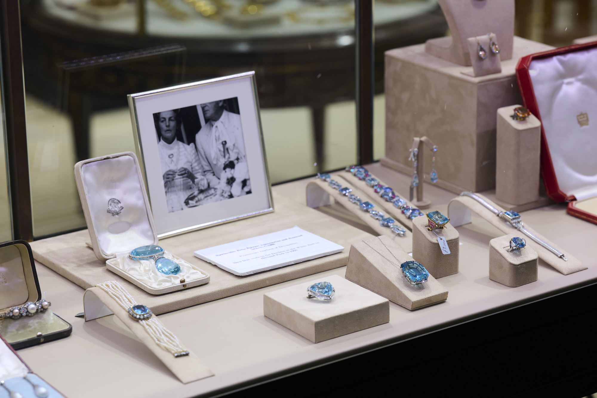 An aquamarine and diamond brooch once owned by famed socialite Deborah, Duchess of Devonshire at Facet & Fable, LAPADA Fair 2023 - Effect Magazine / Effetto